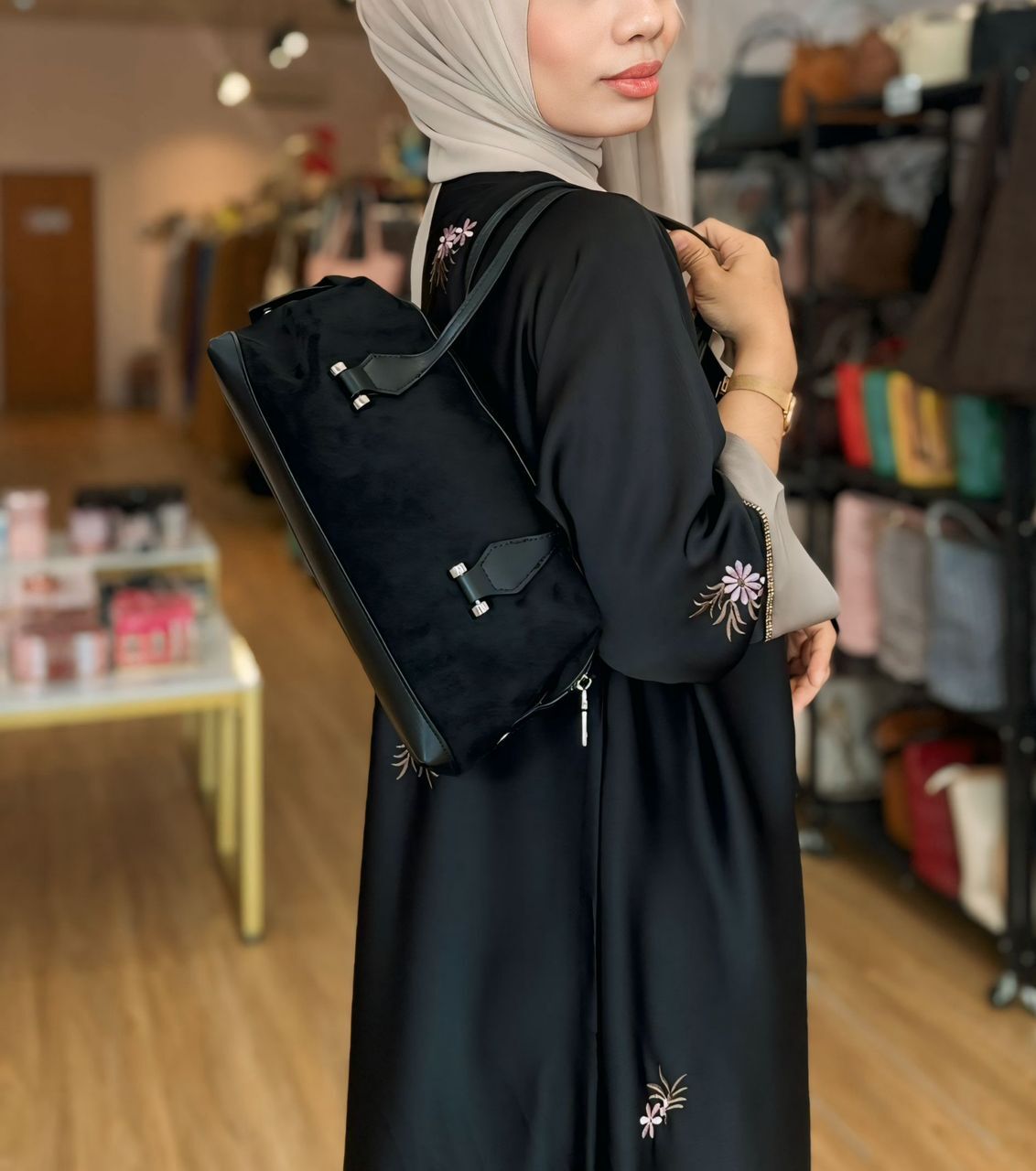 WhatsApp Image 2025-11-11 at 08.37.52