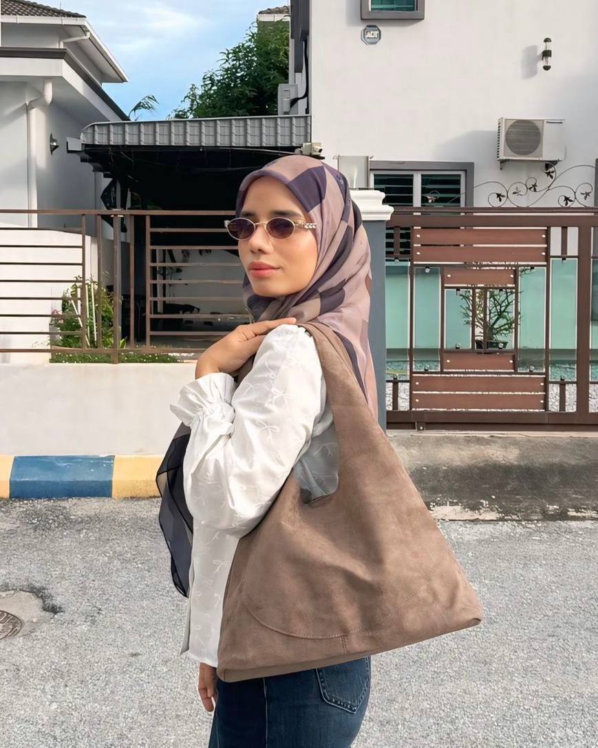 photo_6125231016529038366_y