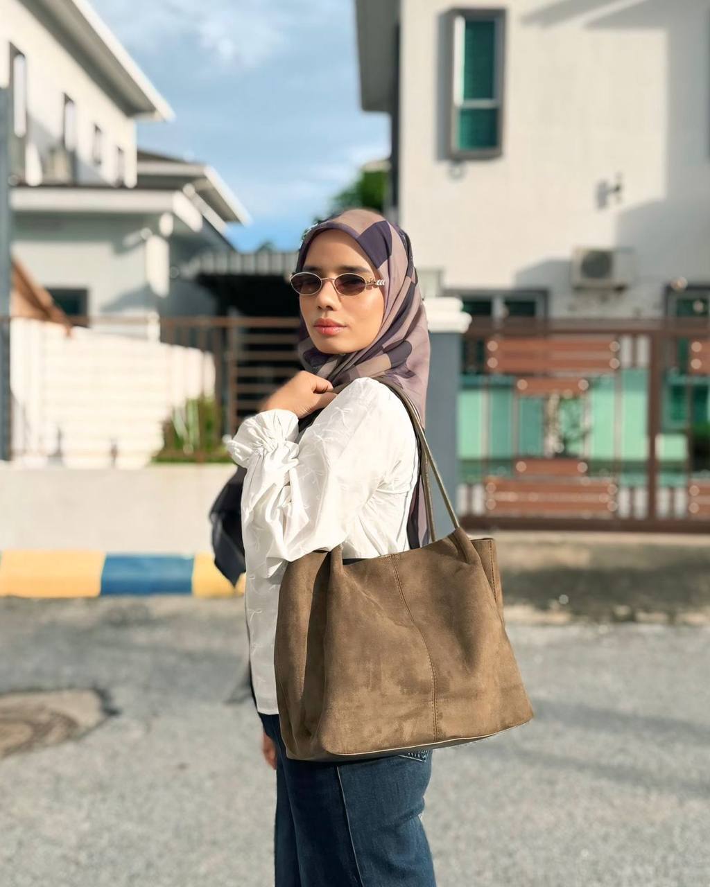 photo_6125231016529038347_y