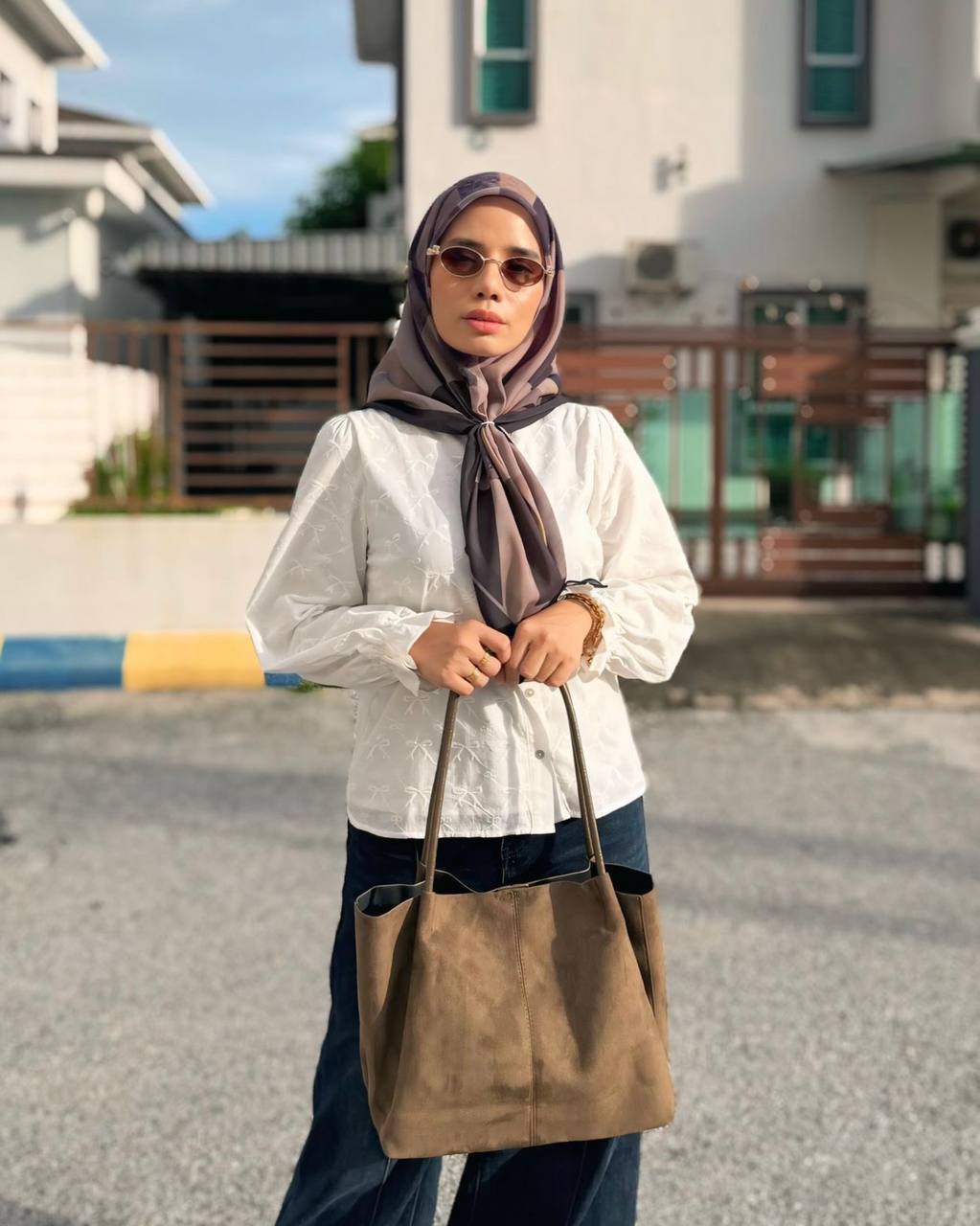 photo_6125231016529038353_y