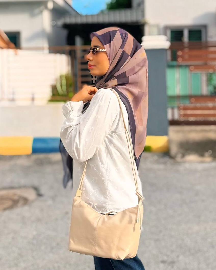 photo_6125231016529038365_y