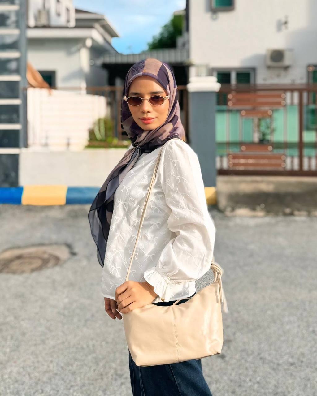 photo_6125231016529038350_y