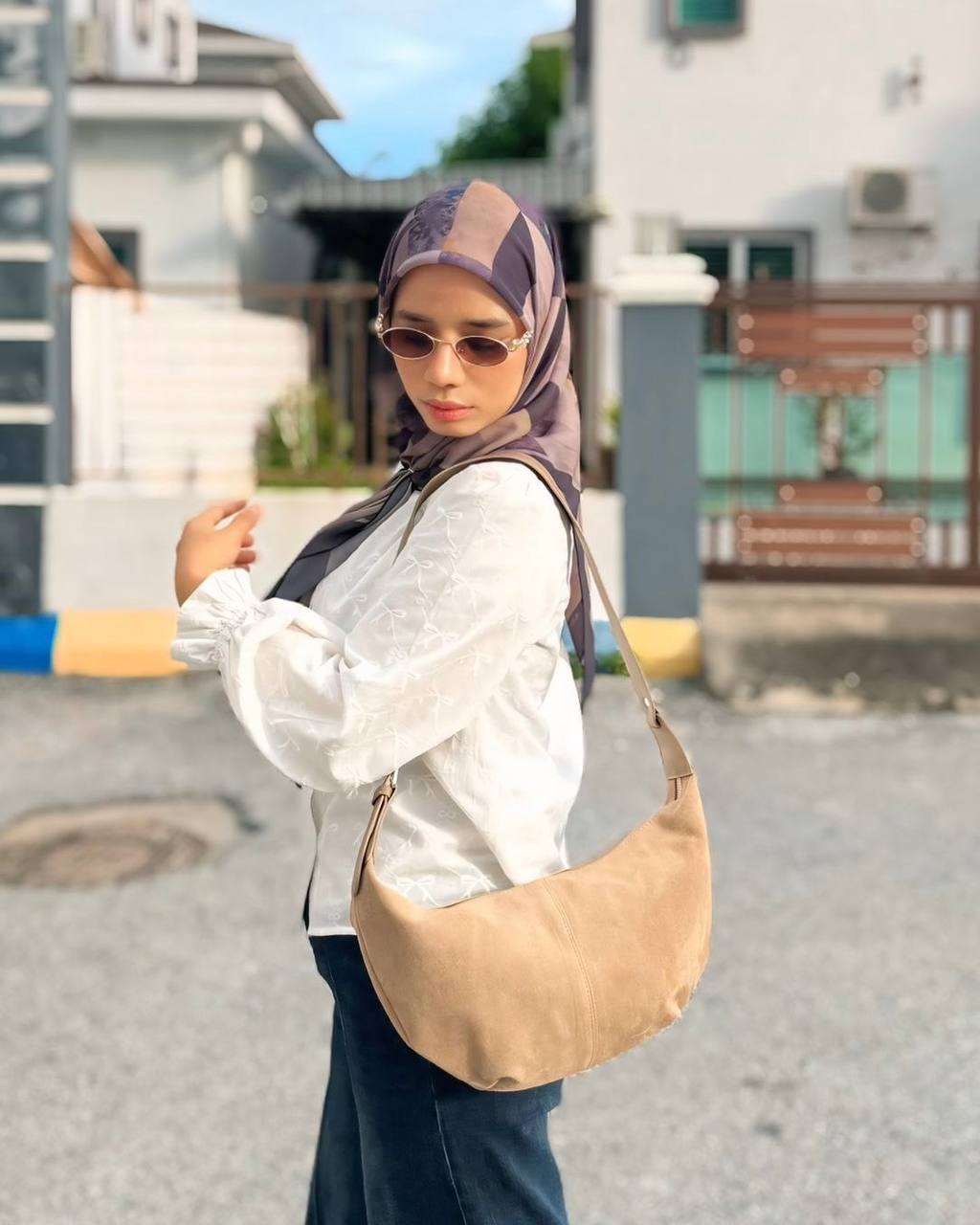 photo_6125231016529038348_y