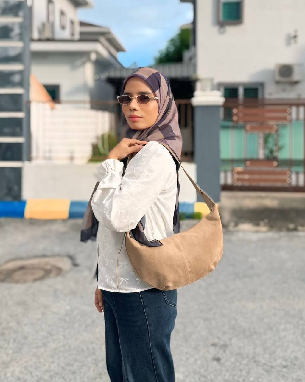 photo_6125231016529038345_y