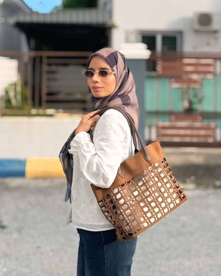 photo_6125231016529038355_y