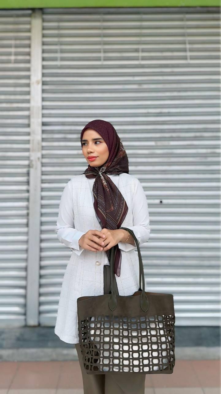 photo_6125231016529038368_y