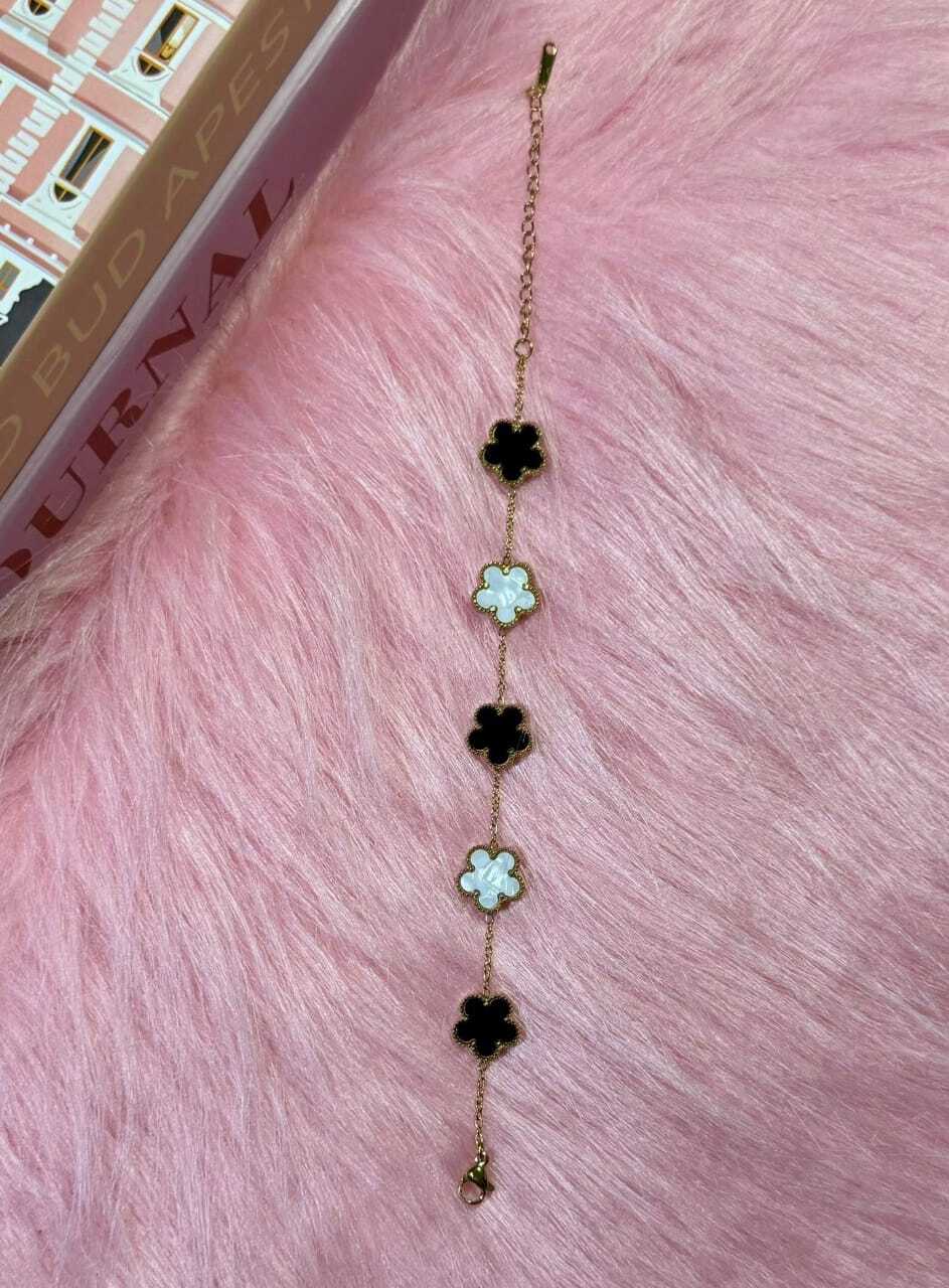 WhatsApp Image 2025-12-13 at 10.06.30 (1)