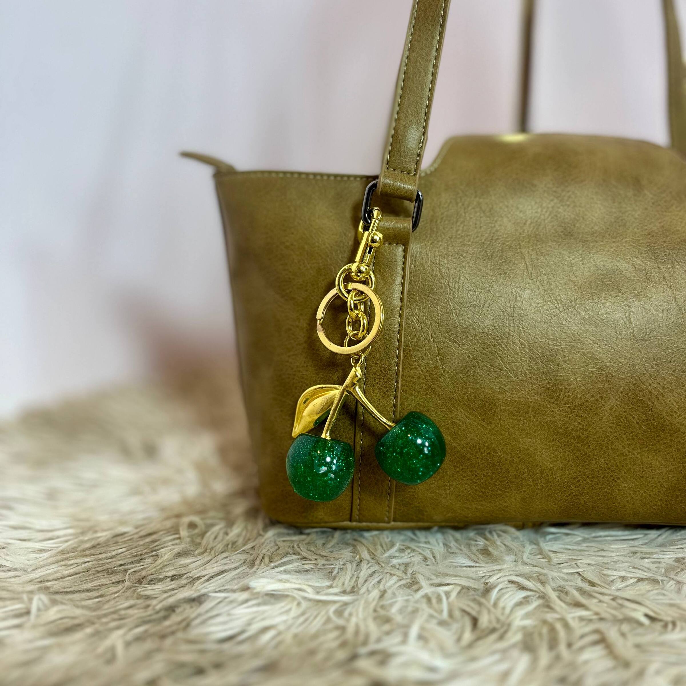 photo_6231114003463736323_w