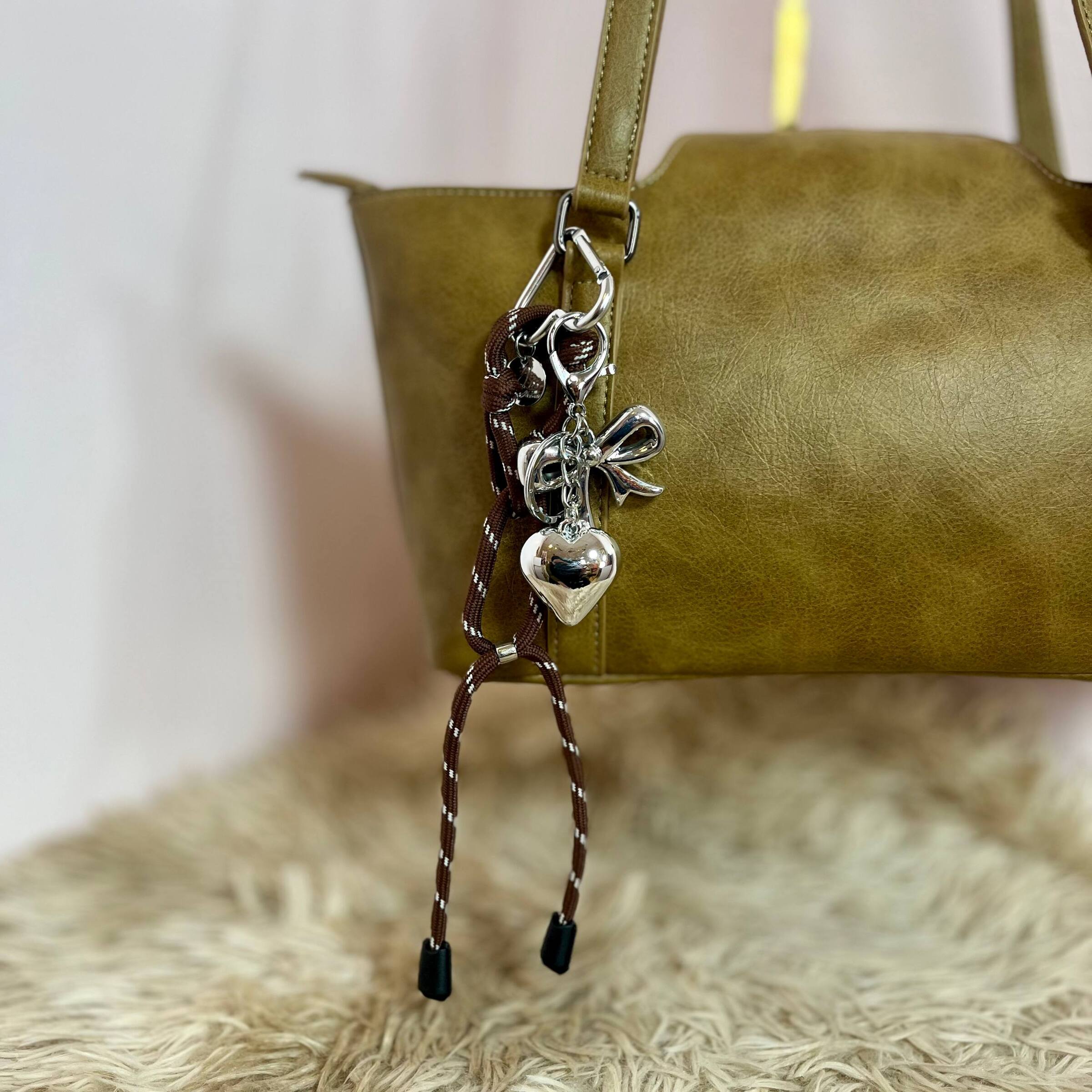 photo_6231114003463736341_w