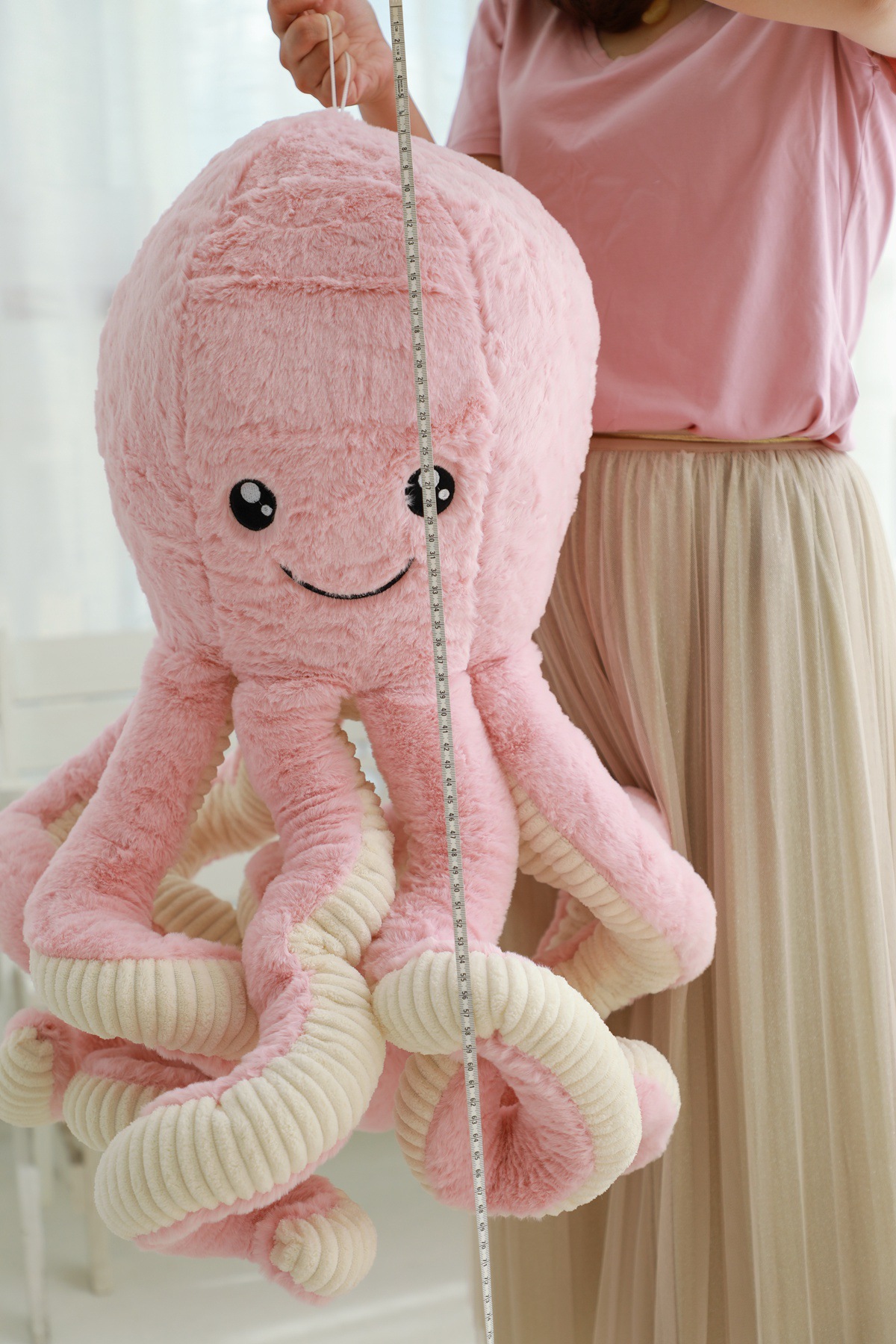 Large 80 cm octopus plush toy with measuring tape, showing full size, soft body and long curly tentacles for hugging