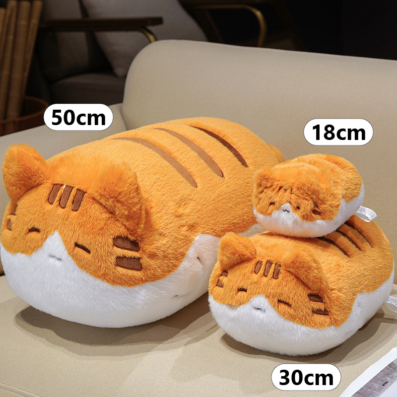 Cartoon cat plush pillow size comparison showing 18 cm, 30 cm, and 50 cm options for hugging, decor, and comfortable use
