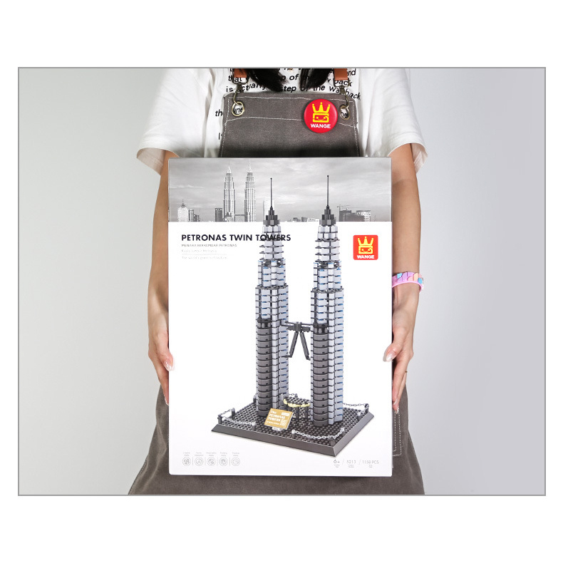 Petronas Twin Towers building blocks set box size reference, large packaging showing full model image, suitable for gift presentation and display