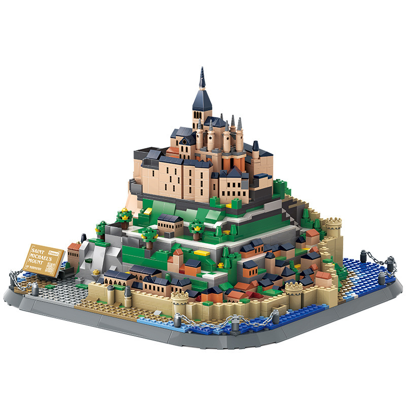 Mont-Saint-Michel building blocks model featuring multi-level terrain, fortified walls, clustered buildings, and coastal base, ideal for display and architecture collection