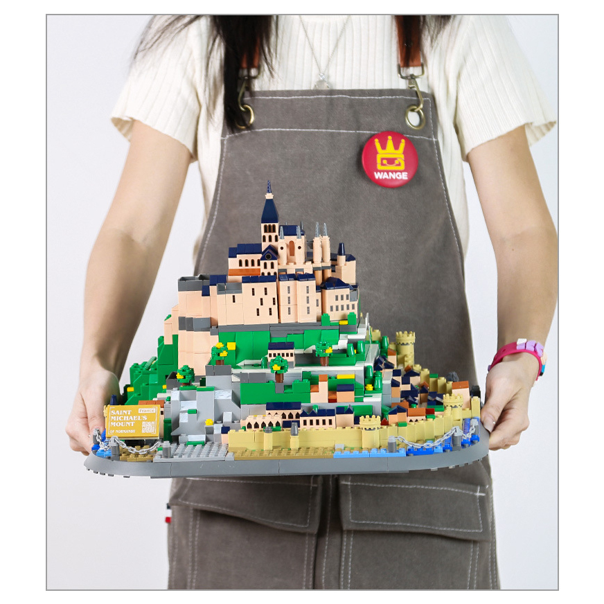 Mont-Saint-Michel building blocks model showcasing layered terrain, detailed structures, and compact display size for desk or shelf decoration