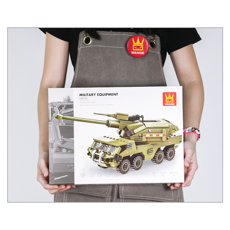 WANGE Dana M2 self-propelled howitzer building blocks box packaging showcasing military vehicle model design and collectible display presentation