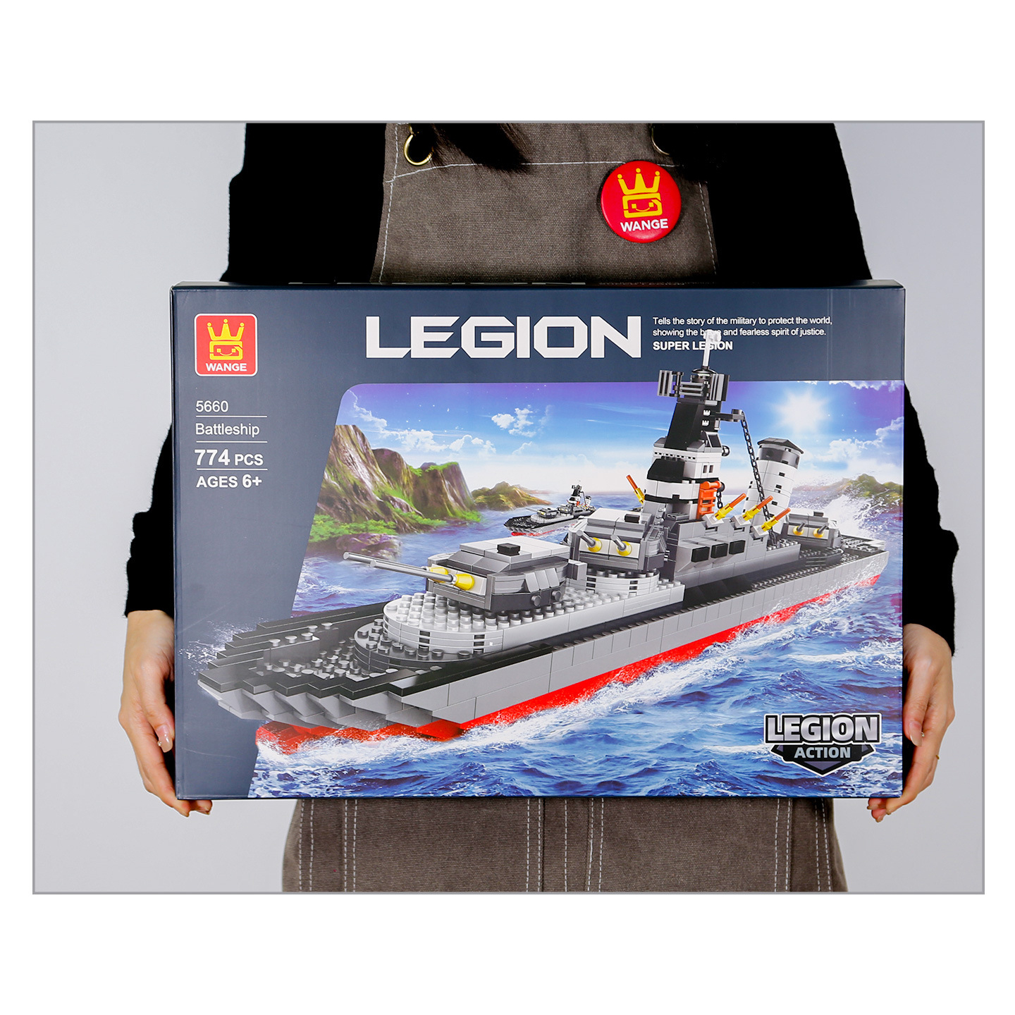 WANGE Battleship building blocks set with product packaging display, showcasing detailed naval ship design and military collection presentation