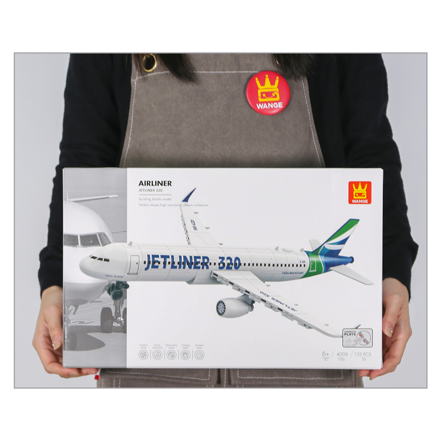 WANGE Jetliner 320 Building Blocks retail box shown for package size reference, featuring the commercial airliner model and product packaging design