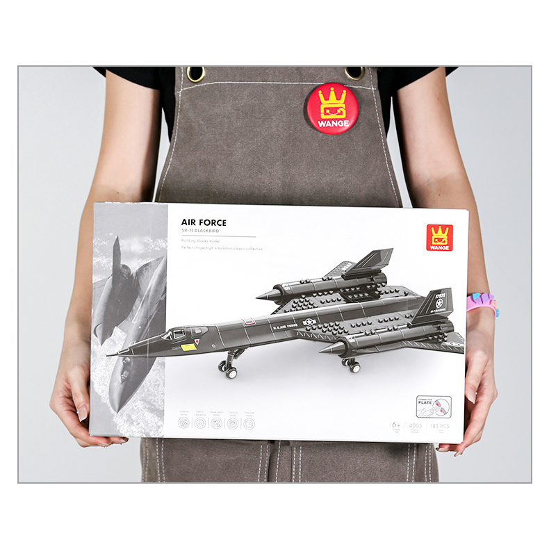 WANGE SR-71 Blackbird Building Blocks retail box shown for package size reference, featuring the reconnaissance aircraft model and product packaging design