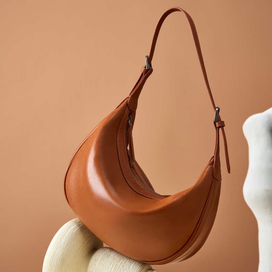 Luna Leather Hobo Bag in Caramel
