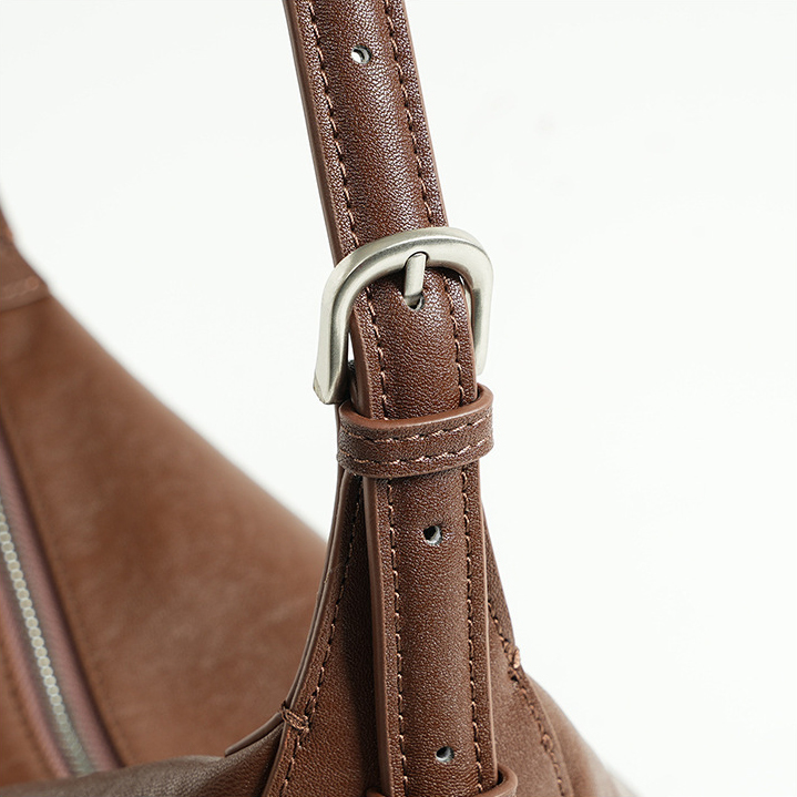 Classic Leather Hobo Bag in Baroque Brown – Hardware Detail