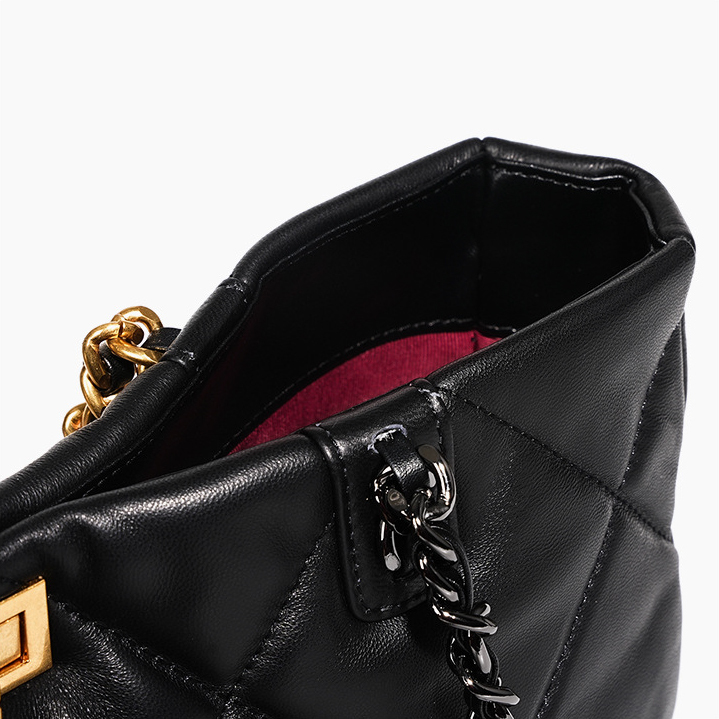 Elegant Quilted Leather Chain Tote Bag – Stitching Detail
