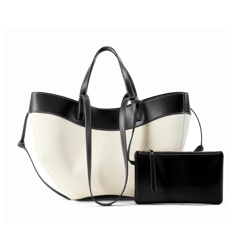 Wing Curve Leather Tote Bag – Black