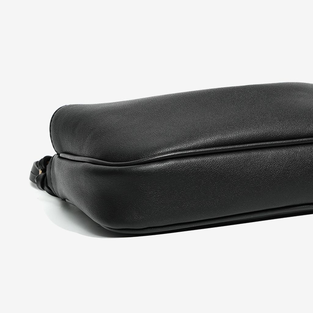Rodeo Genuine Leather Baguette Bag – Stitching Detail