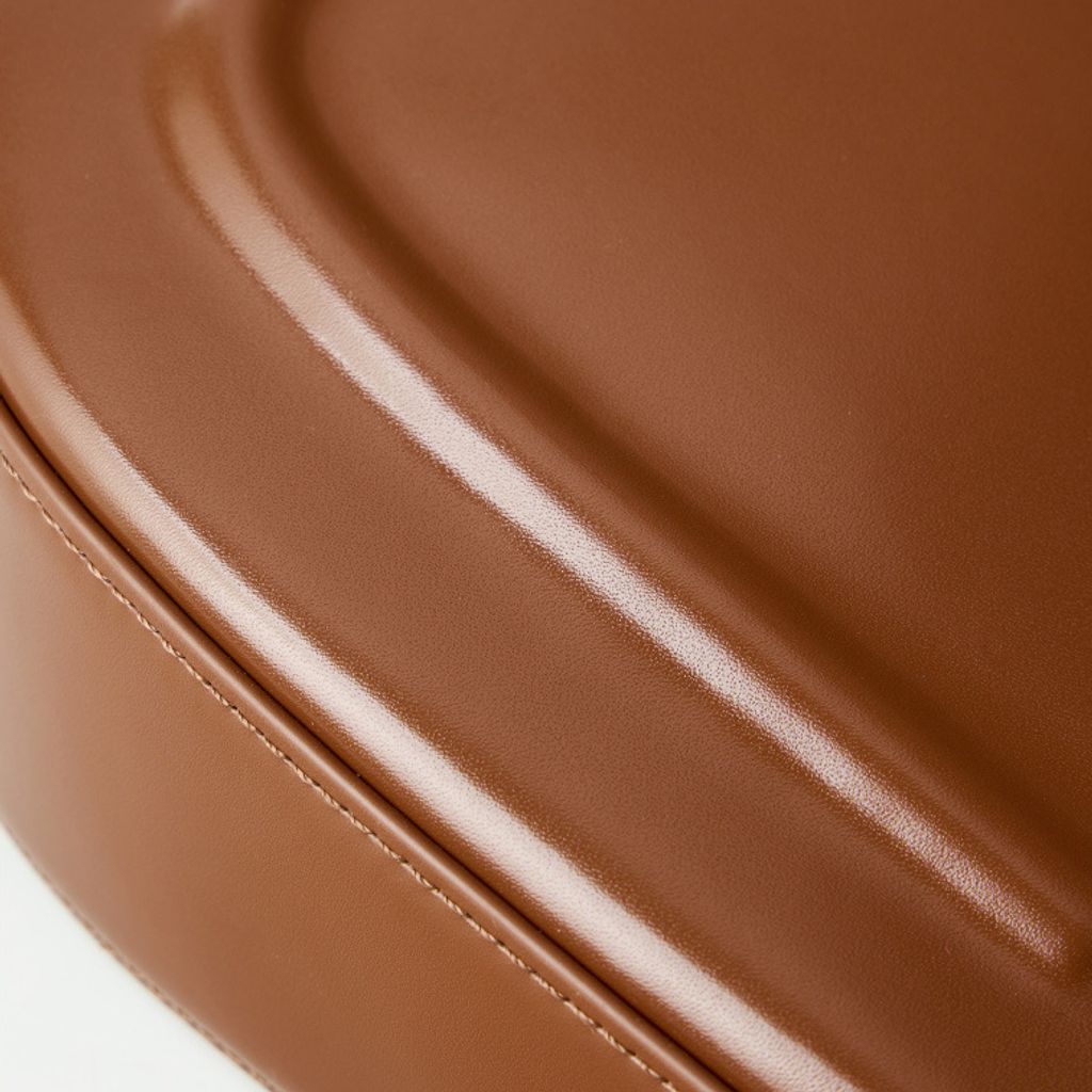 Oil Waxed Leather Minimalist Half Moon Bag –  Oil-Waxed Leather Texture Detail