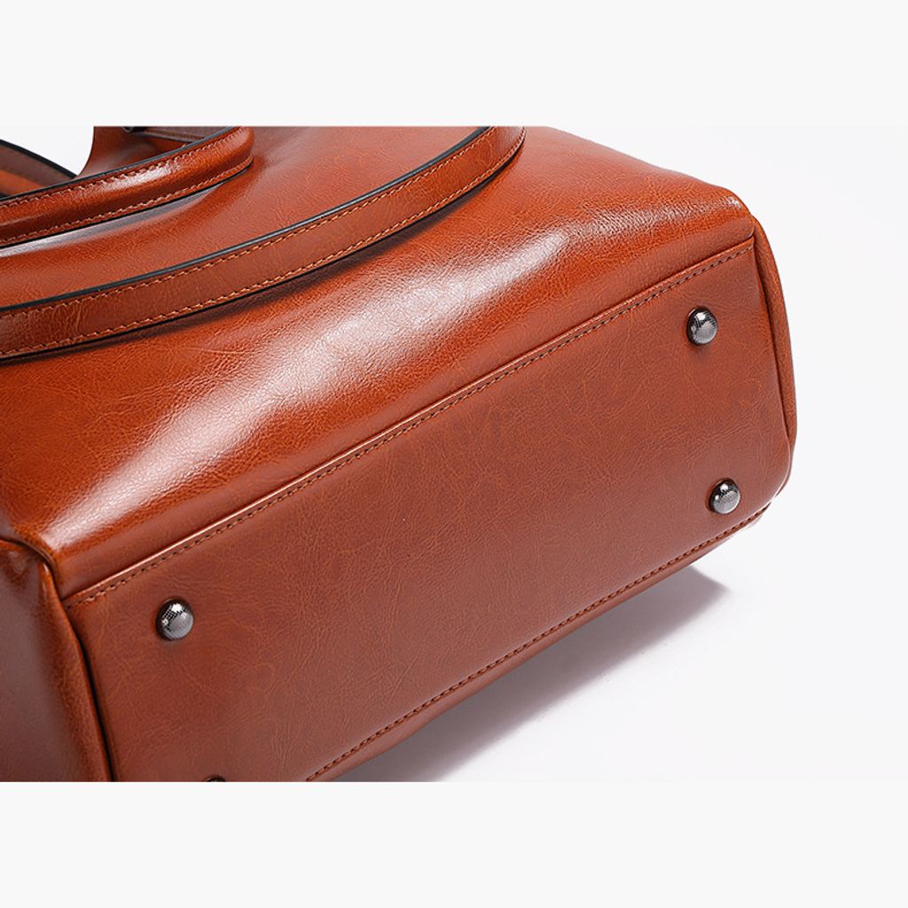 Elegant Oil Waxed Leather Top Handle Tote Bag – Bottom Detail