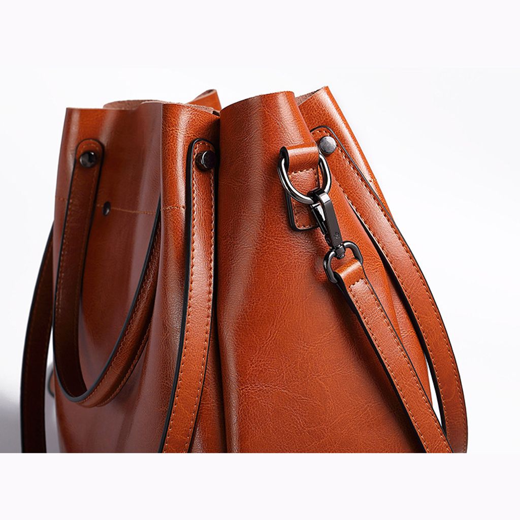 Elegant Oil Waxed Leather Top Handle Tote Bag – Hardware Detail