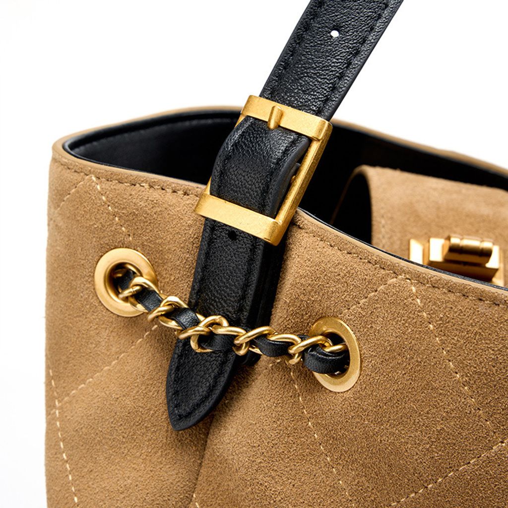 Premium Genuine Leather Two-Tone Chain Bucket Bag – Adjustable Strap Detail