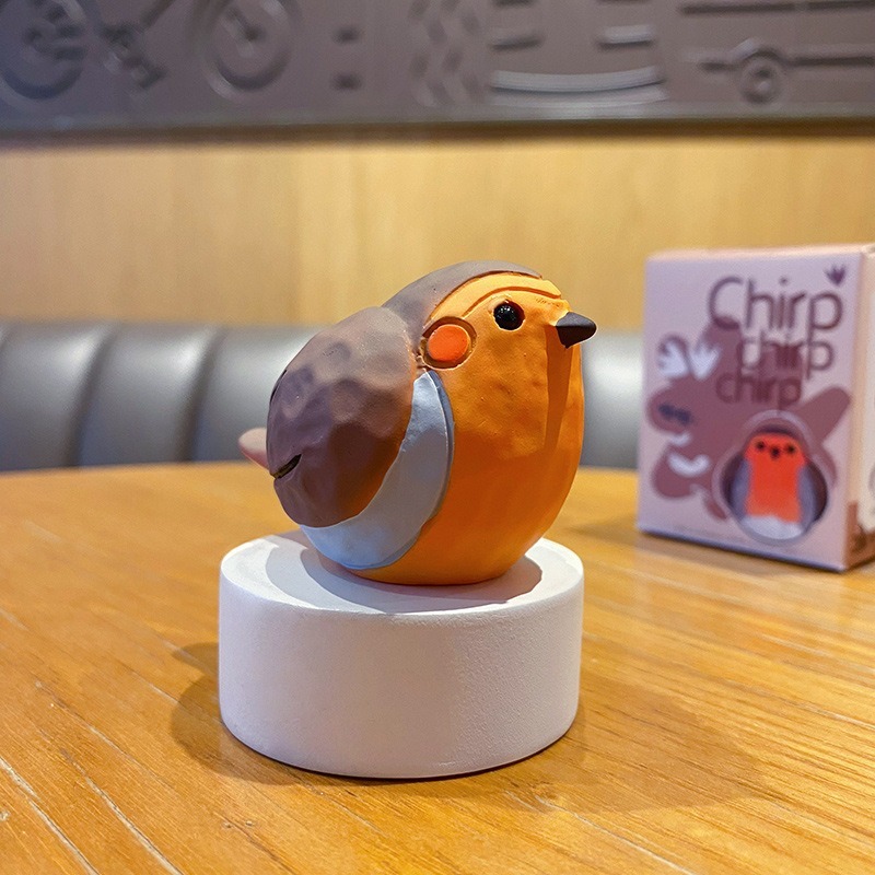 Robin mini figurine