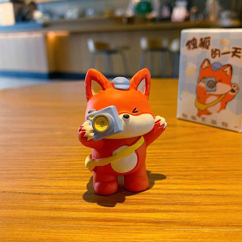 Say cheese mini figurine