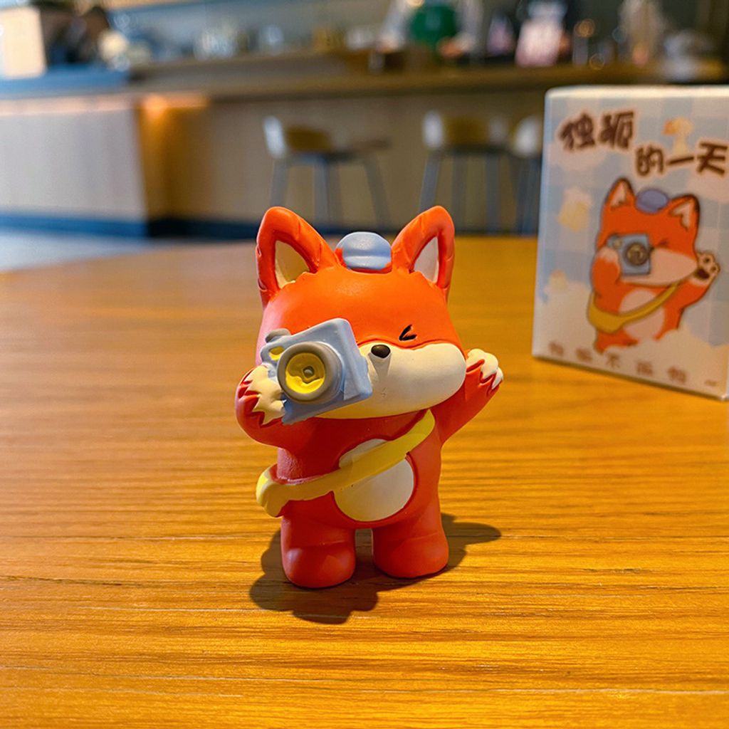 Say cheese mini figurine