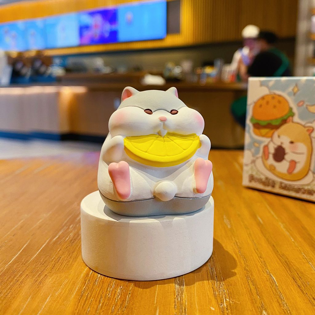 Lemon hamster mini figurine