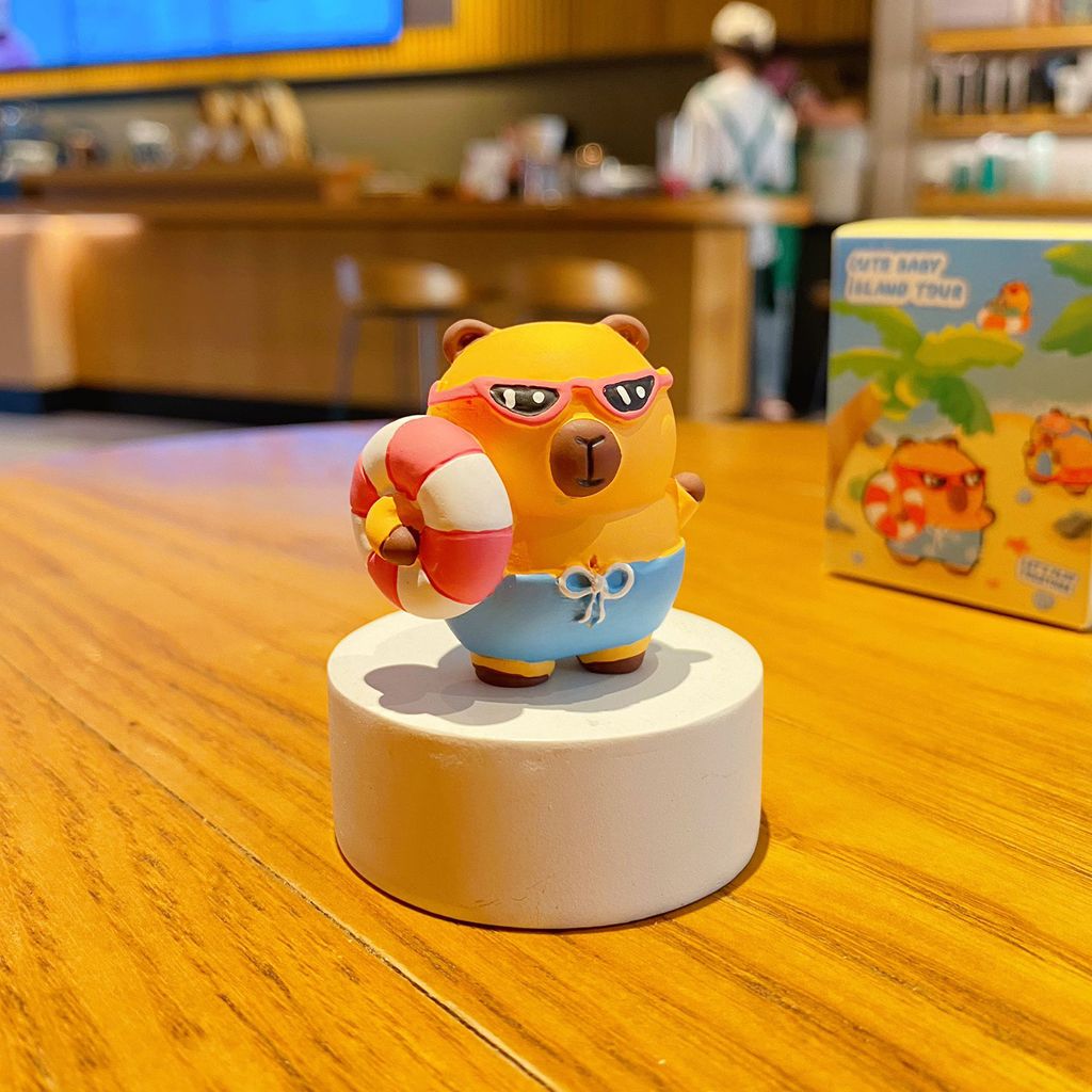 Swim ring capybara mini figurine
