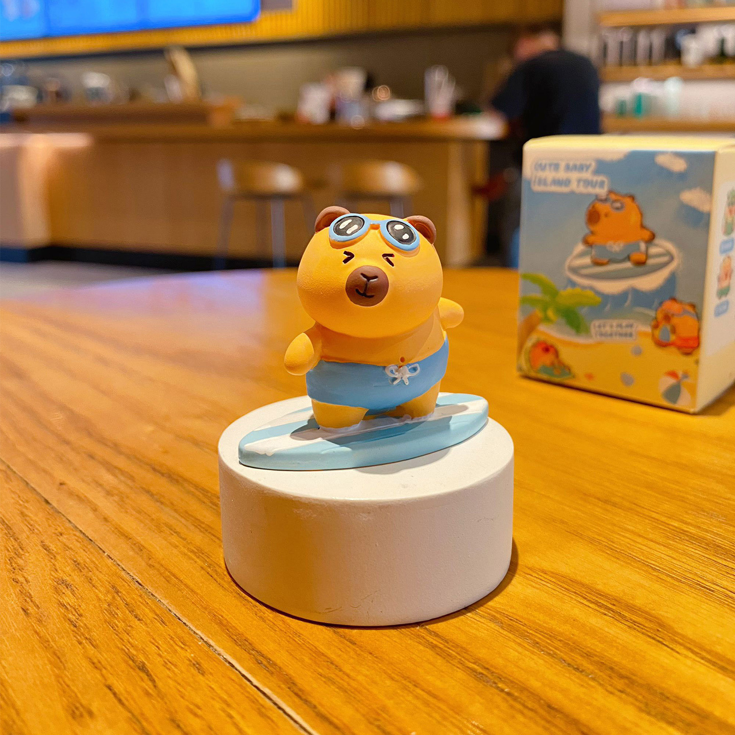 Surfer capybara mini figurine