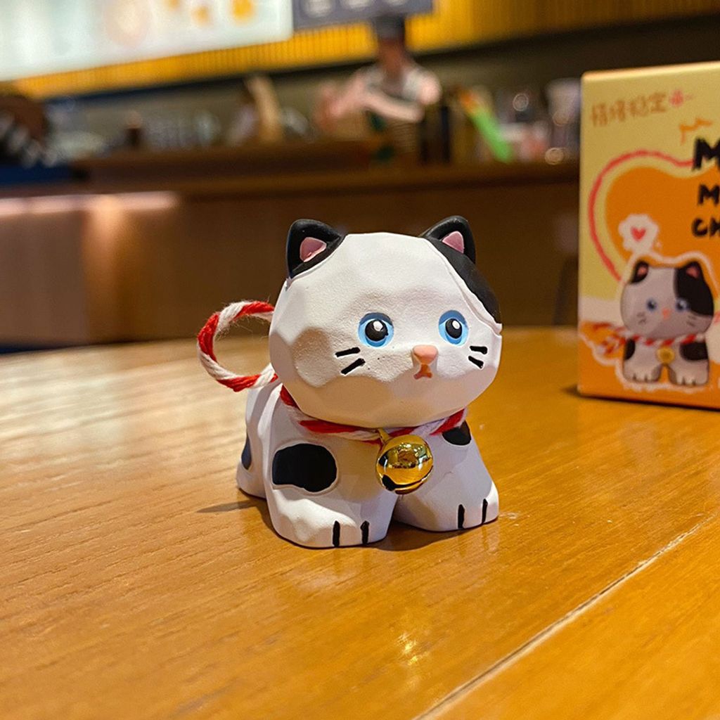 Cow cat mini figurine in wood-carving style