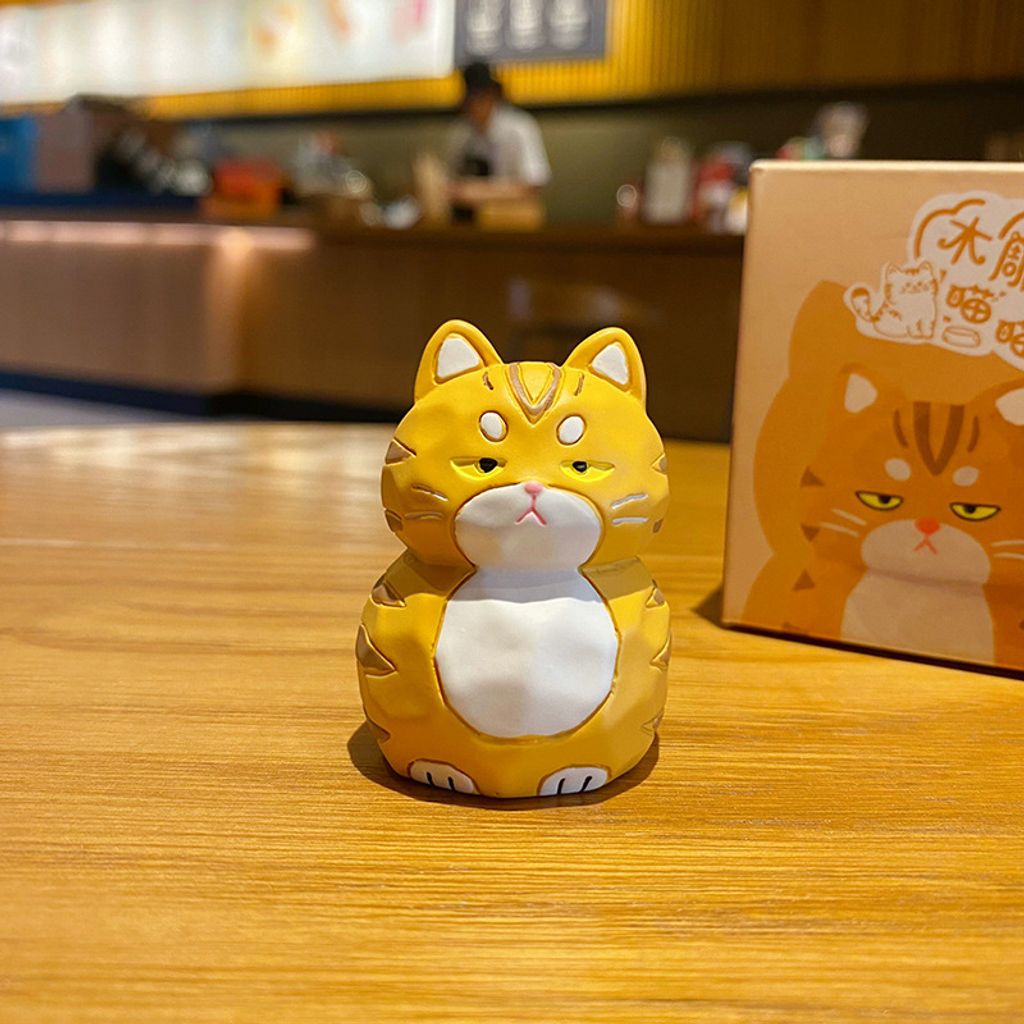 Bengal cat mini figurine