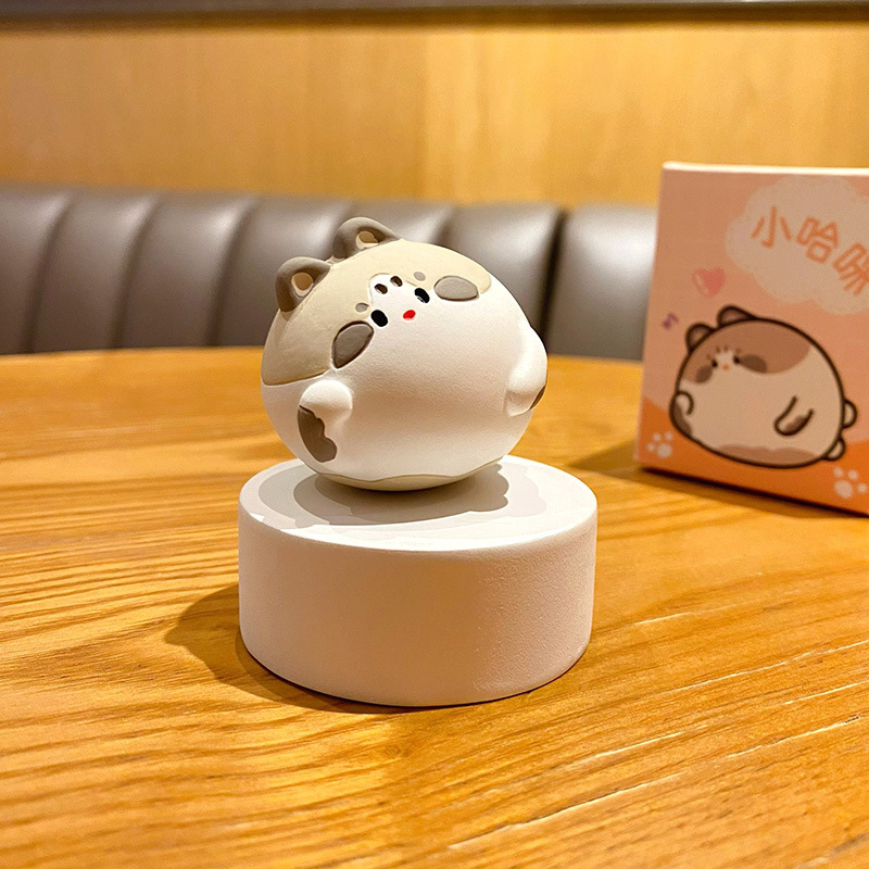 Budou cream cat mini figurine