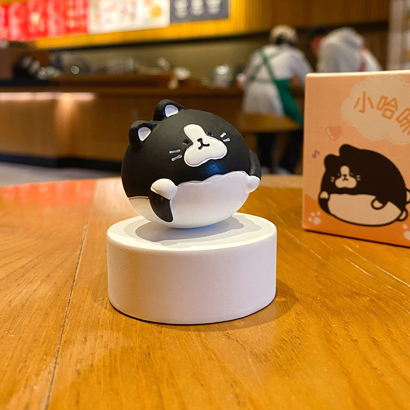 Aoli oreo cat mini figurine