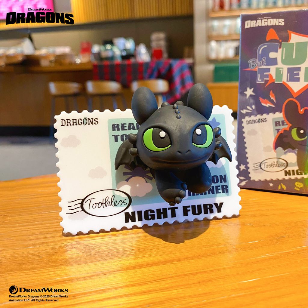 Toothless Smile semi-3D fridge magnet from How to Train Your Dragon