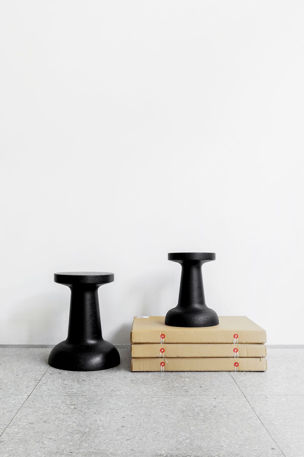 ©Esaila+-+Pushpin+Mini+Dark-1736-1