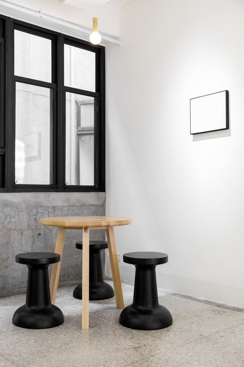 Pushpin+adult+©Esaila-64881