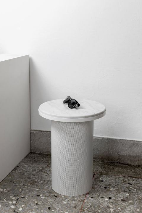 LR+Pedestal+table+©Esaila_9651