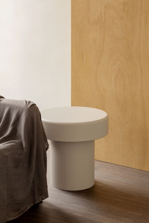 LR+Edge+Table+©Esaila-9595