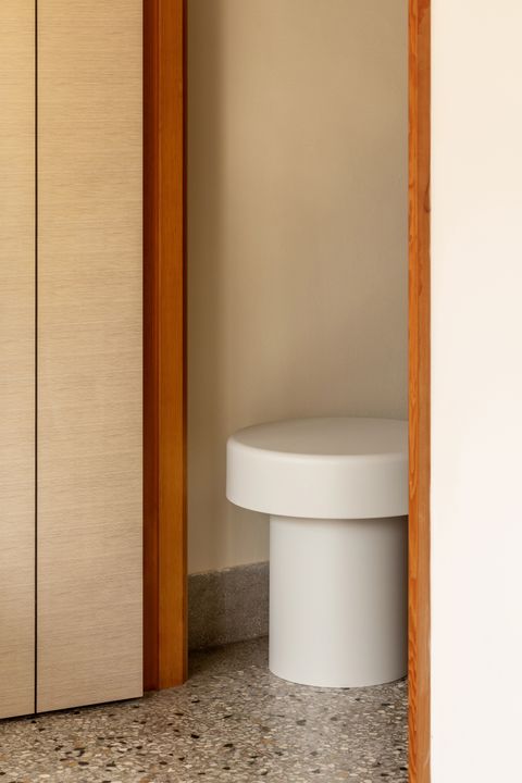 LR+Edge+Table+©Esaila-9146