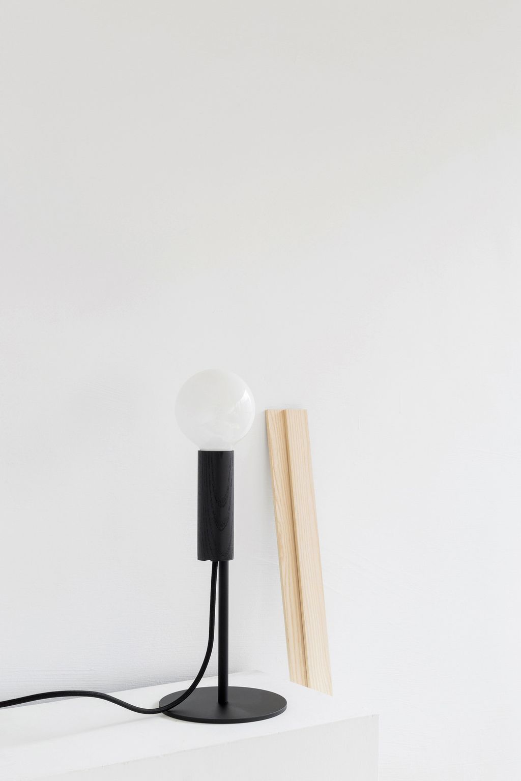 LR+Cherry+Table+black+©Esaila-3299