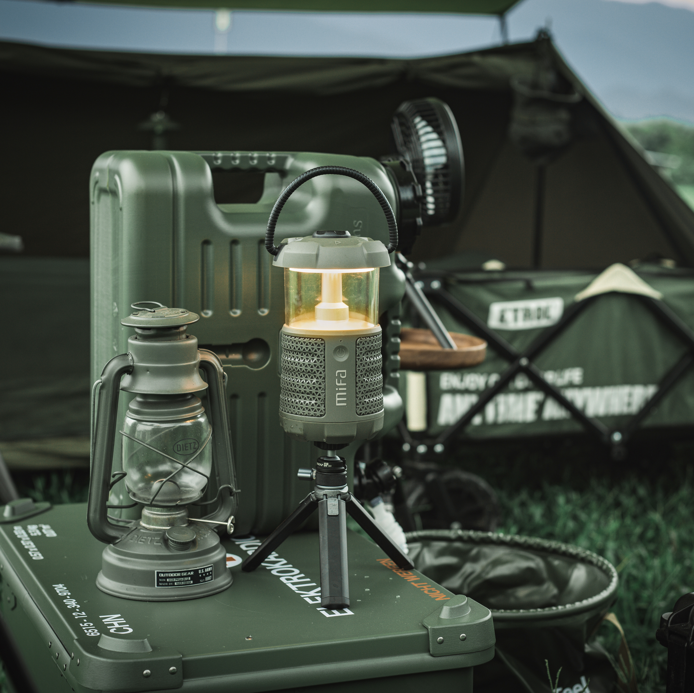 MIFA Wild Camping Lamp Bluetooth Speaker / waterproof outdoor