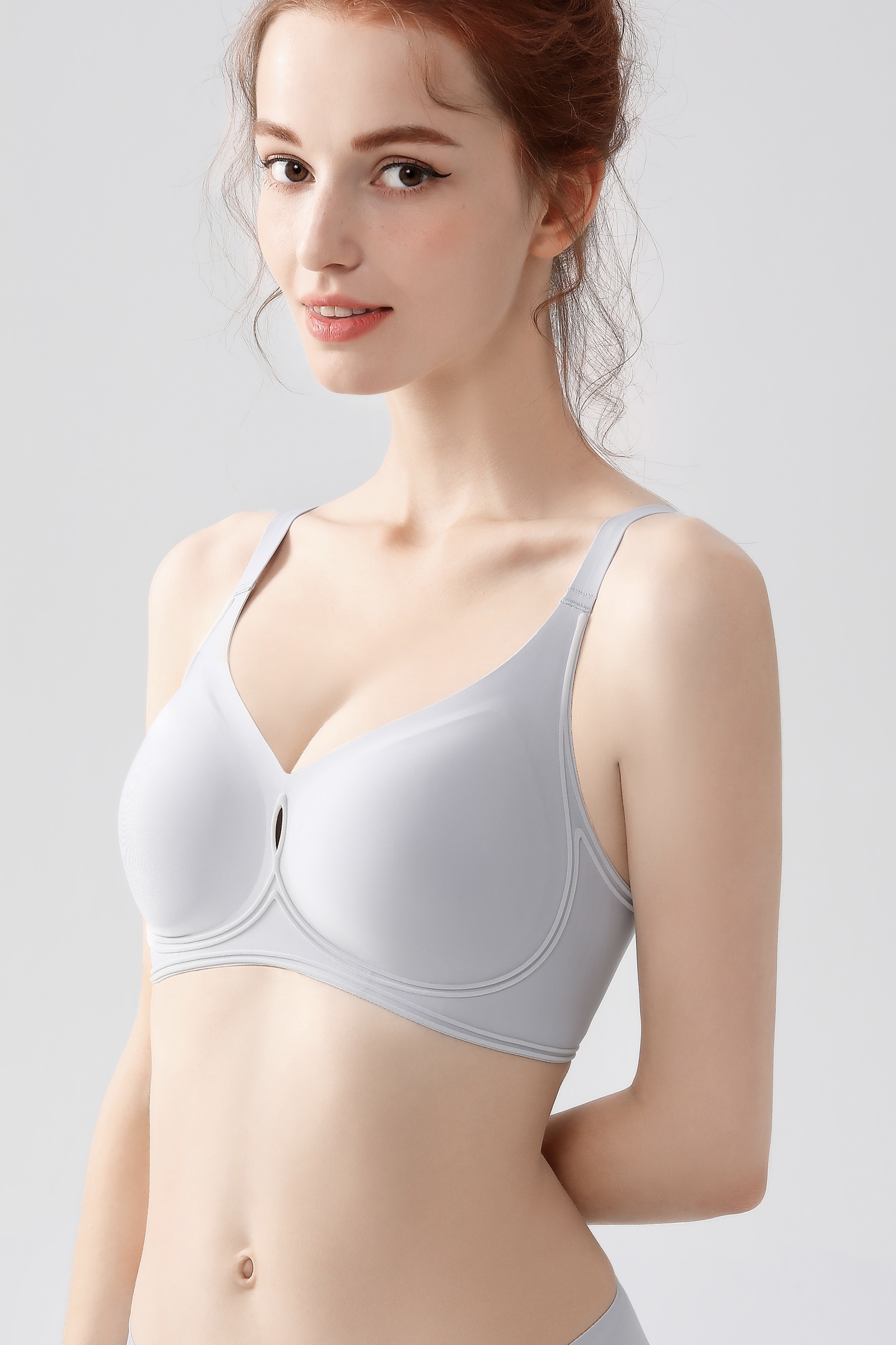 Her own words, Airy Spacer Cooling Non Wired Lace Bra, Color : Black(647), Size : 70B